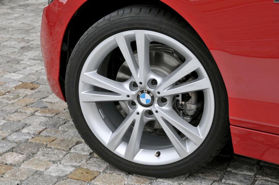  BMW 118i Sport Line 2011 года  (фото 23 из 185)